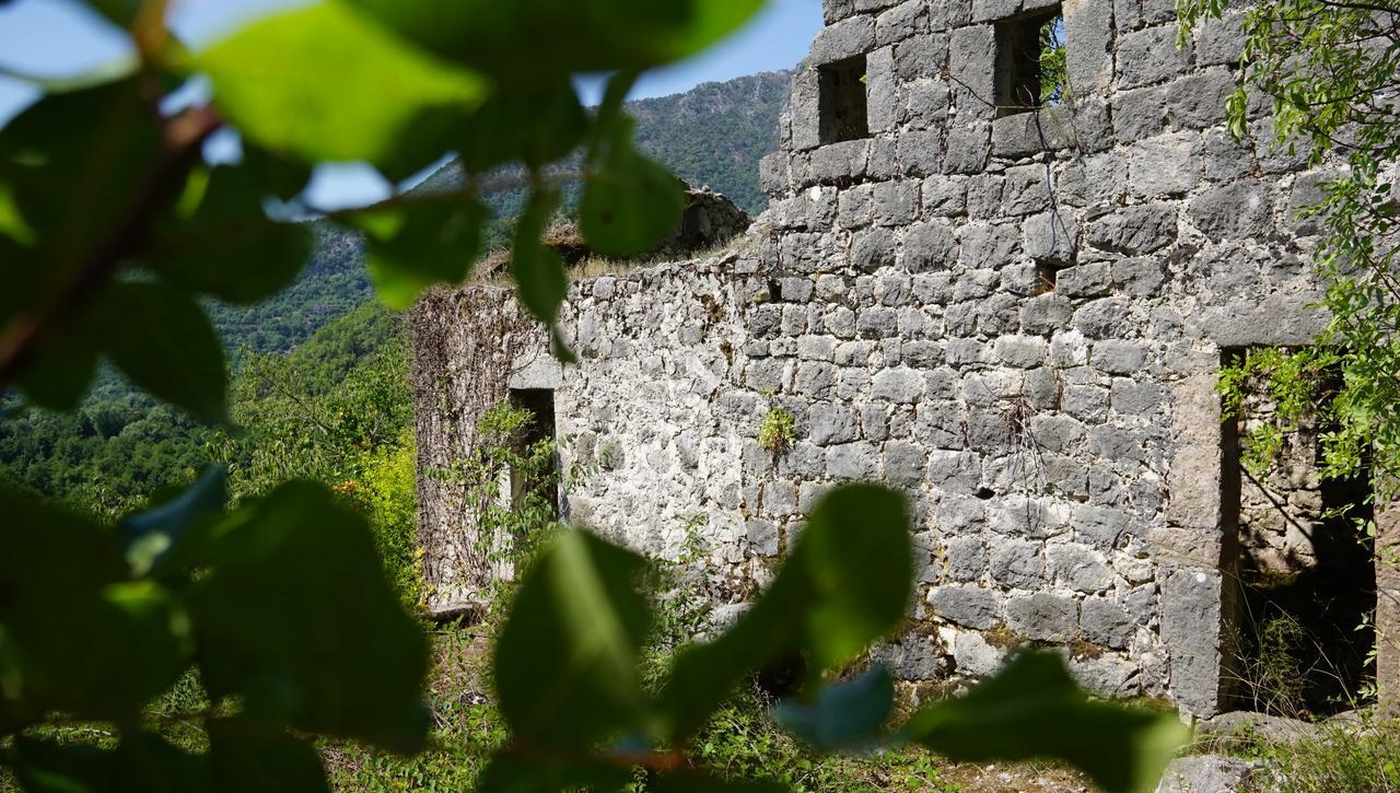Camp Podkraj Hotel Virpazar Kültér fotó